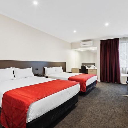 Quality Hotel Manor Mitcham Dış mekan fotoğraf