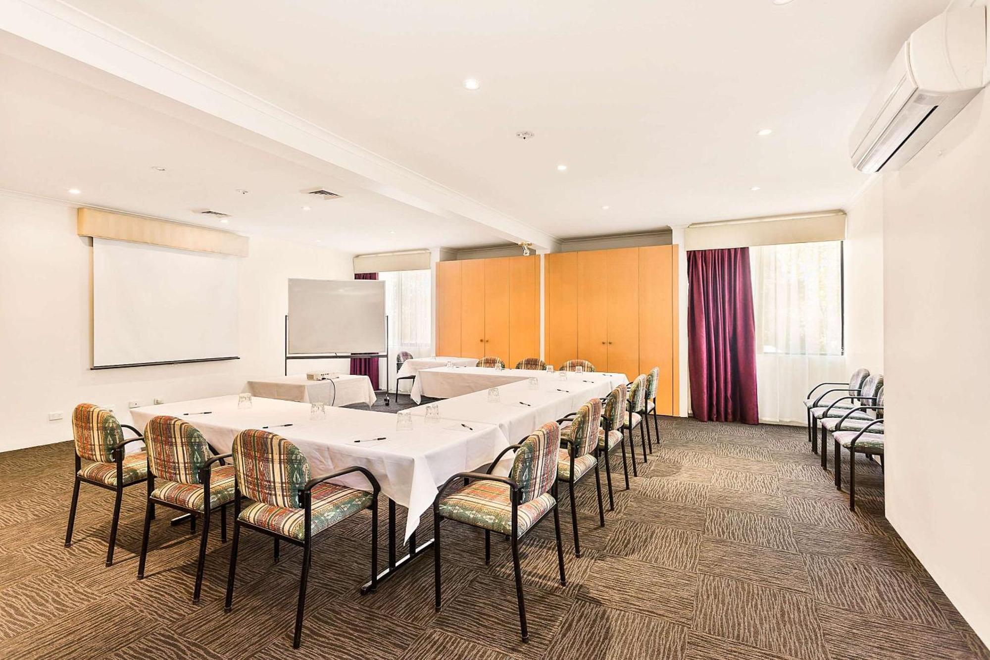 Quality Hotel Manor Mitcham Dış mekan fotoğraf